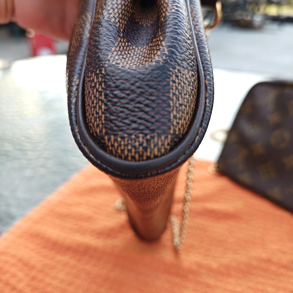 Louis Vuitton Damier Eva Clutch - Picture 5 of 16